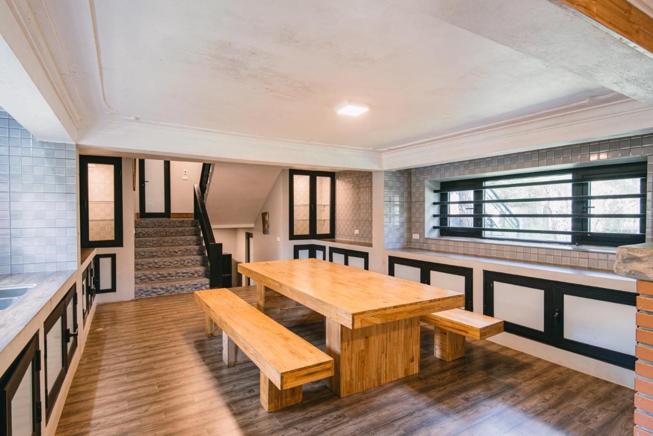 U Lesa - Nha Ben Rung Hotel Hanoi Buitenkant foto